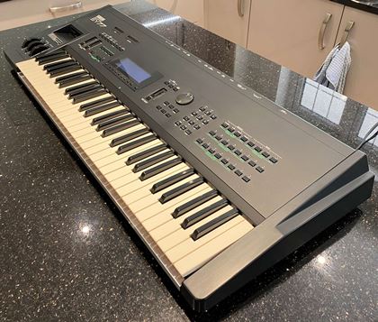 Yamaha-SY77